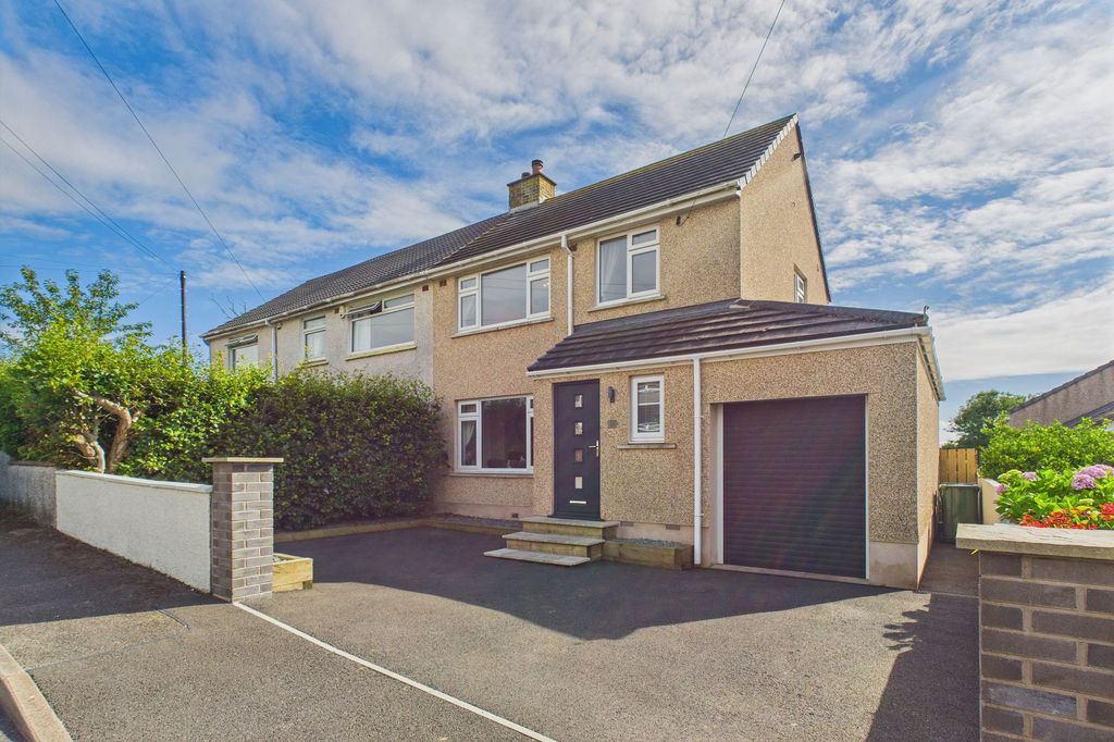 Property photo 2 of 37