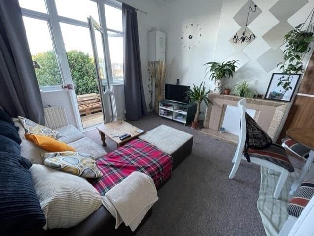 Property photo 2 of 8 Lounge.Jpg