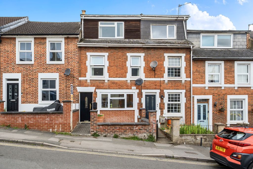 Property photo 1 of 12 146444216A0B42055d1E6