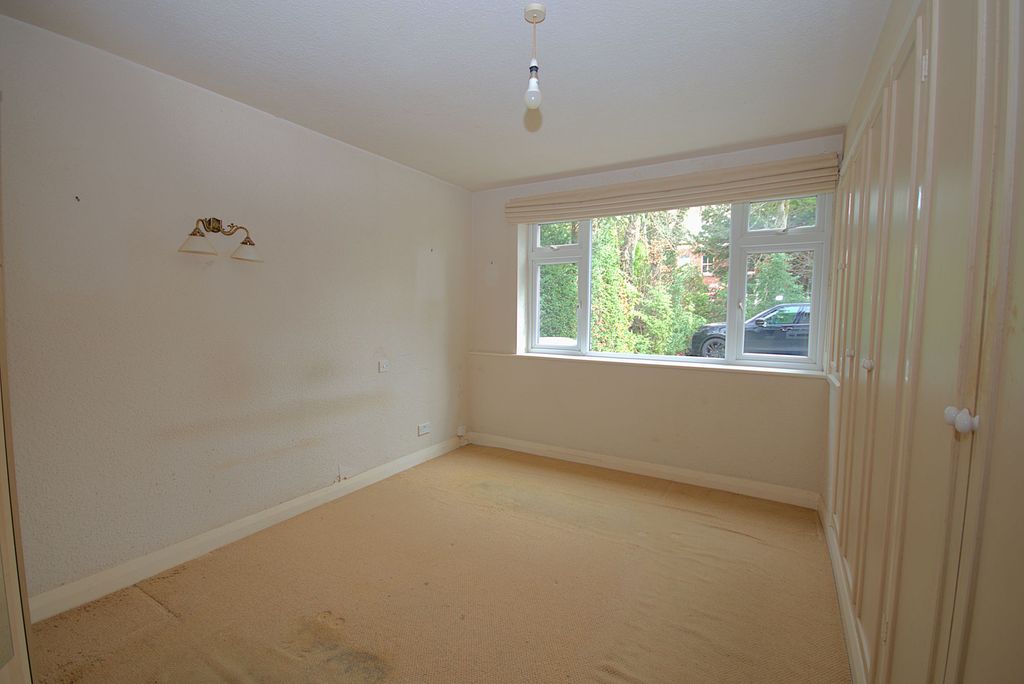 Additional image 5 of 2 bed flat for salePrestbury Road, Macclesfield SK10
