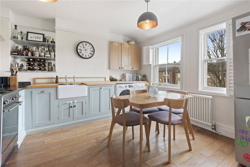 Property photo 2 of 14 Kitchen