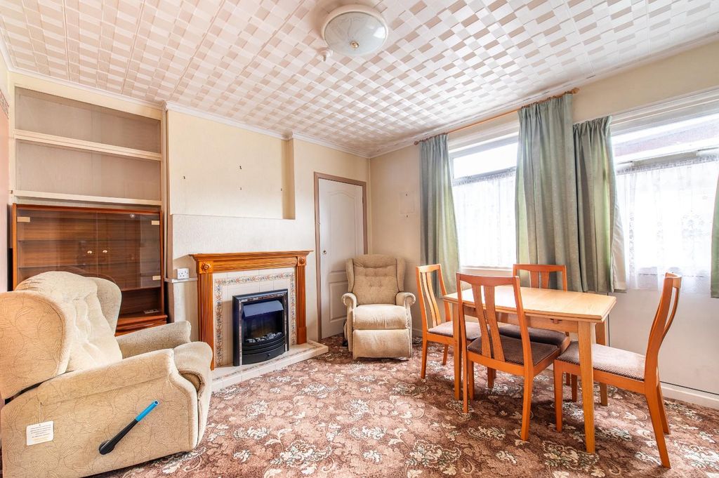 Property photo 3 of 14 Dining Room