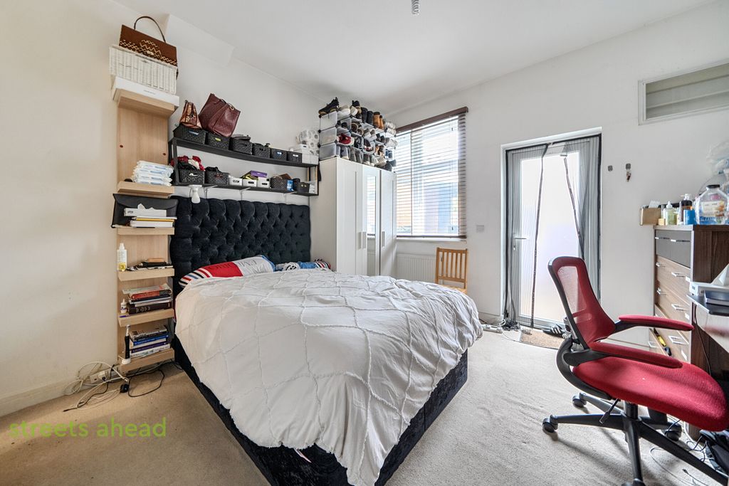 Additional image 7 of 2 bed flat for saleBarclay Road, Croydon CR0