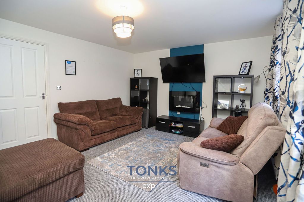 Property photo 3 of 15
