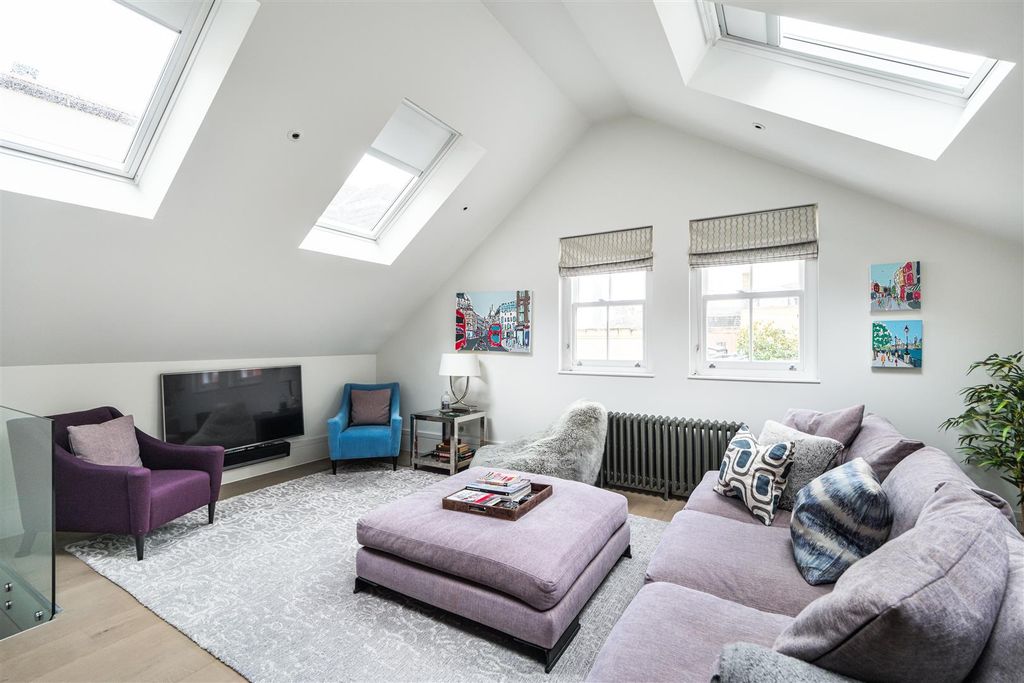 Property photo 2 of 12 2-1-Lawerence-Street-21.Jpg