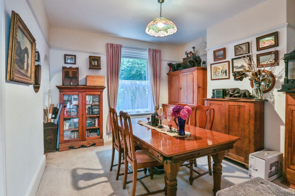 Property photo 3 of 17 Photo