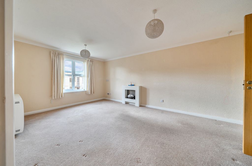 Property photo 3 of 21 1410177-5-6985d91...