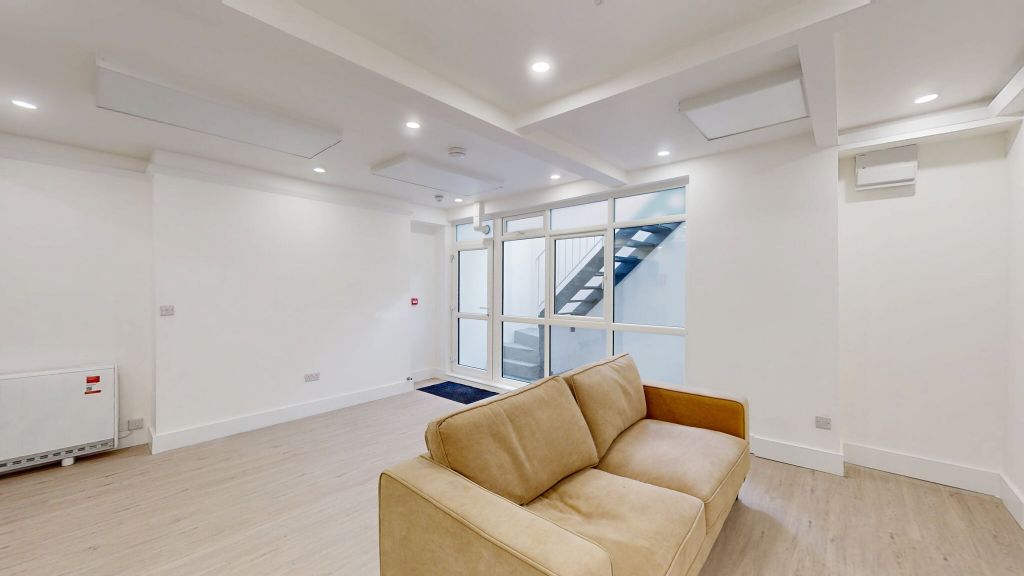 Property photo 1 of 12 Bedroom