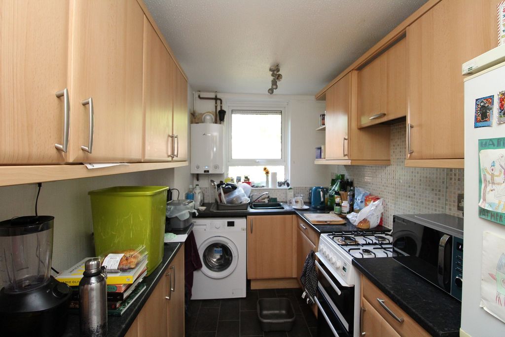 Property photo 2 of 8 Kitchen