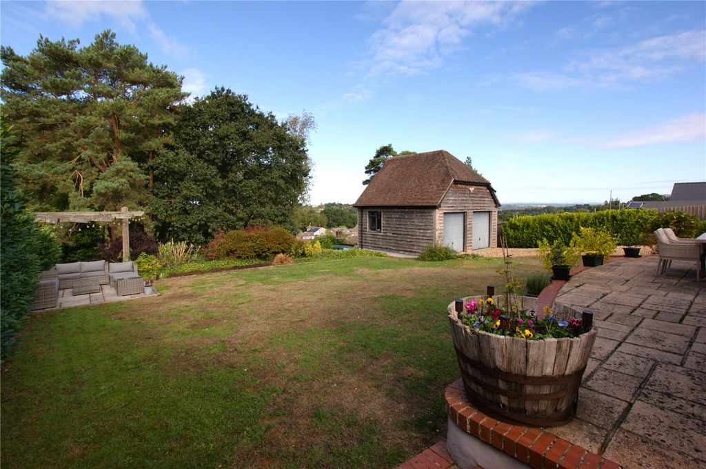 Property photo 3 of 23 Picture No. 02
