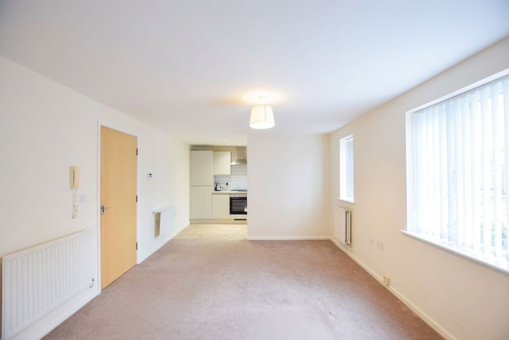 Property photo 2 of 7 Living Room