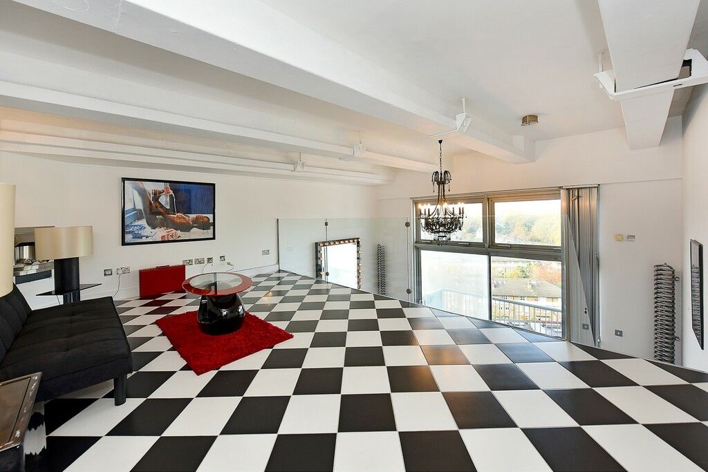 Property photo 3 of 17