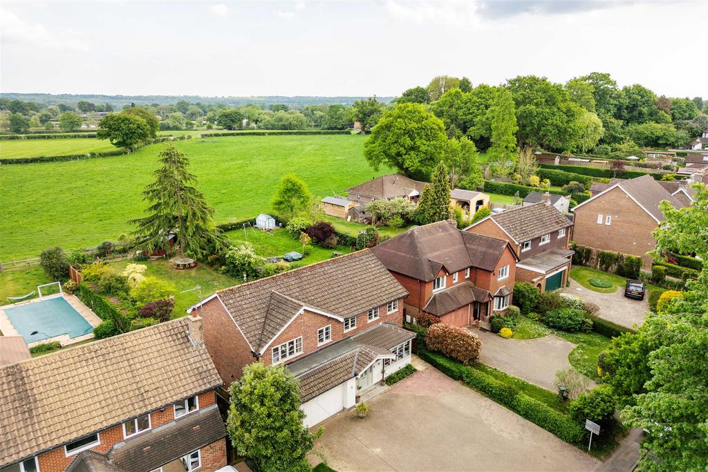 Property photo 2 of 25