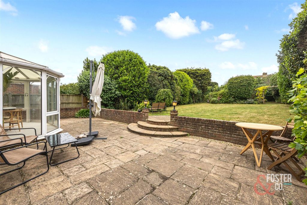 Property photo 2 of 34 Benfield Way, 24-023.Jpg