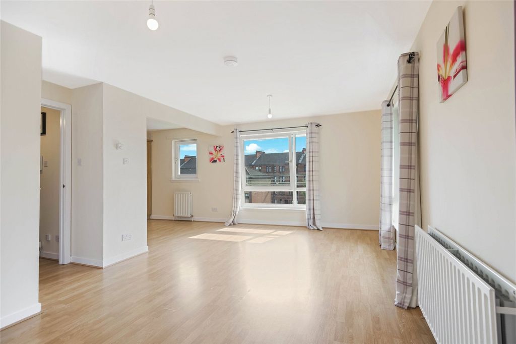 Property photo 2 of 19 Picture No. 32