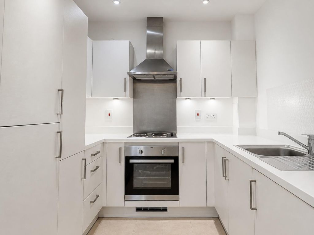 Property photo 2 of 7 Kitchen