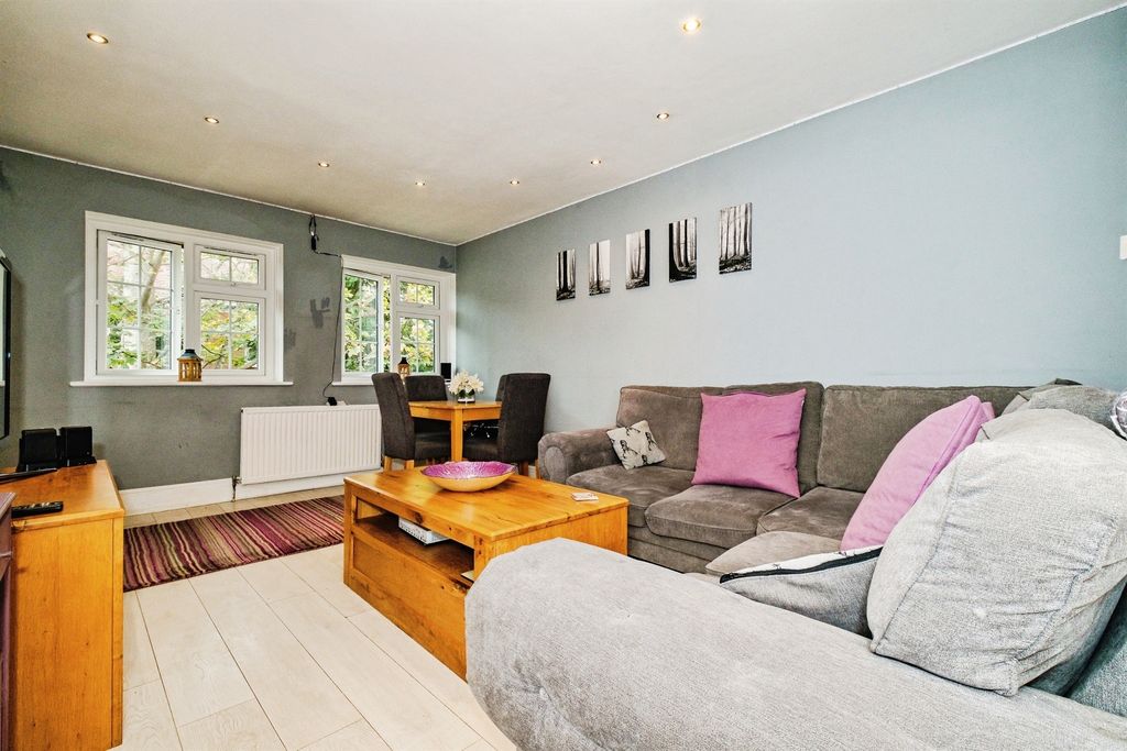 Property photo 3 of 16