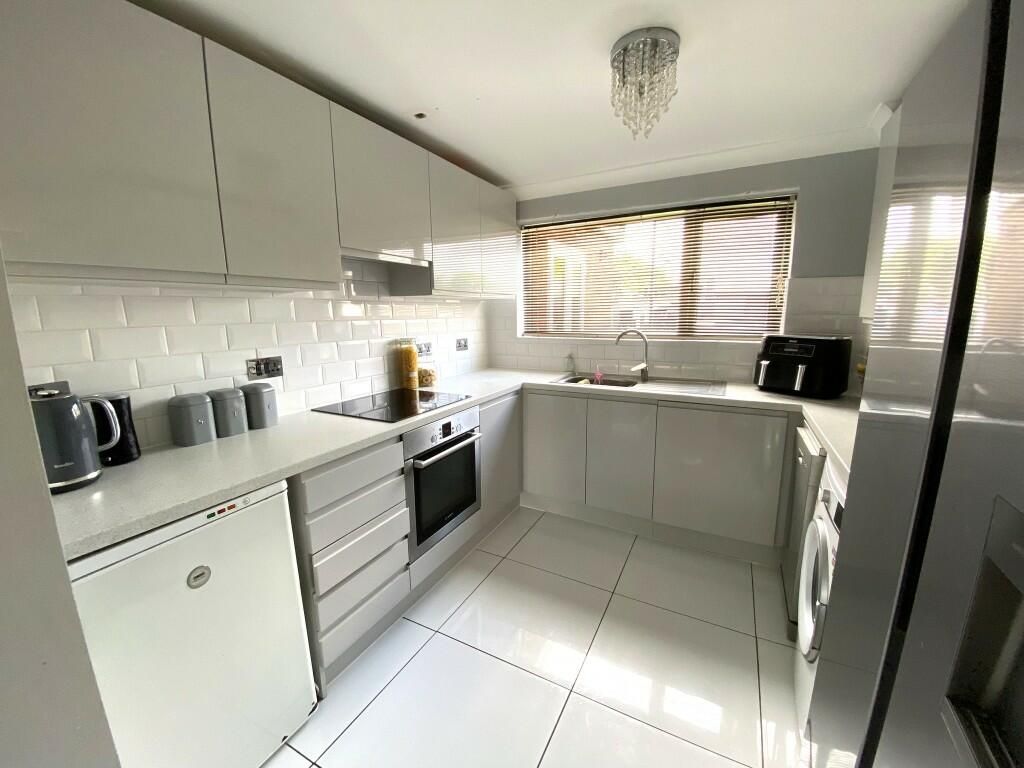 Property photo 3 of 10 Gallery