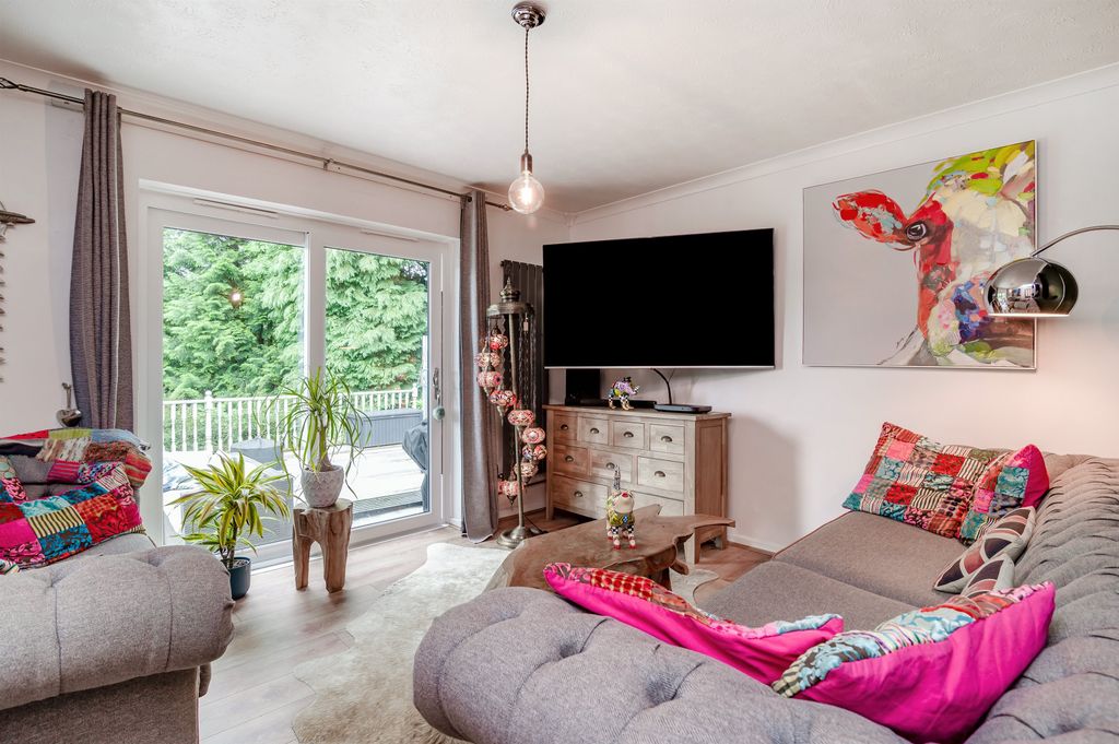 Property photo 3 of 32