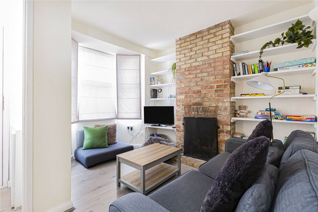 Property photo 3 of 17 Picture No. 02