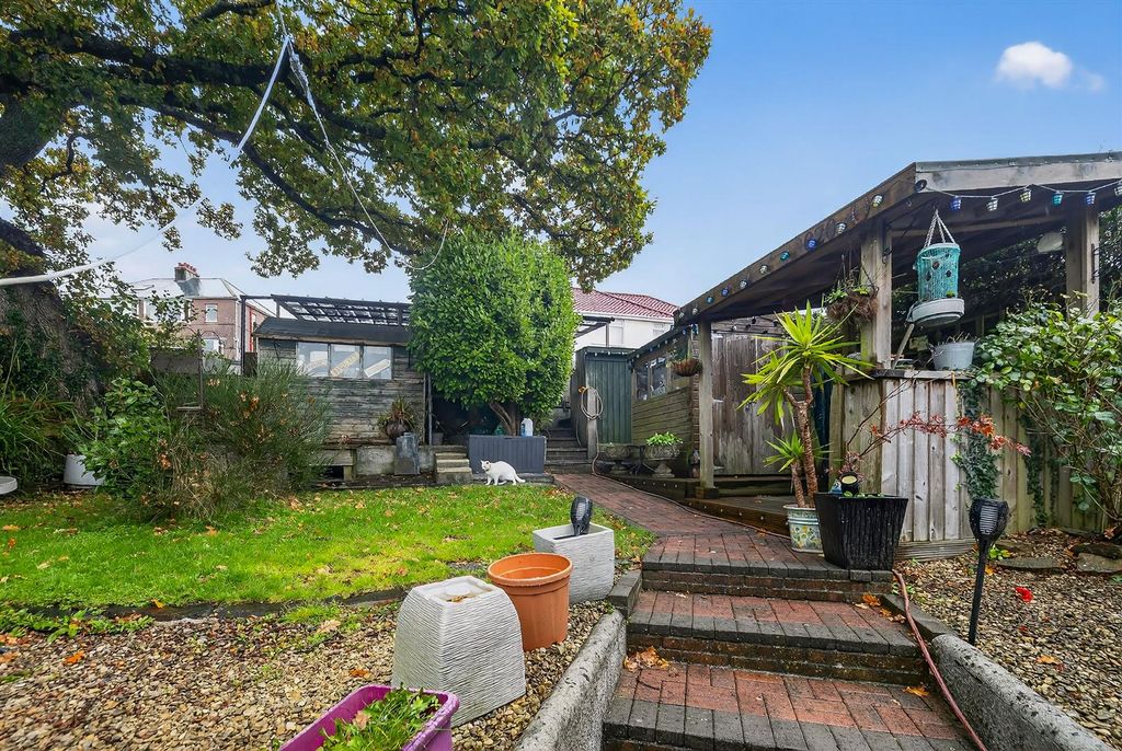 Property photo 2 of 20 Garden