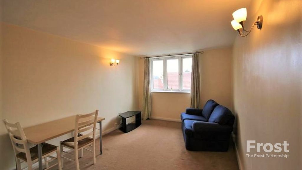 Property photo 3 of 6 Lounge