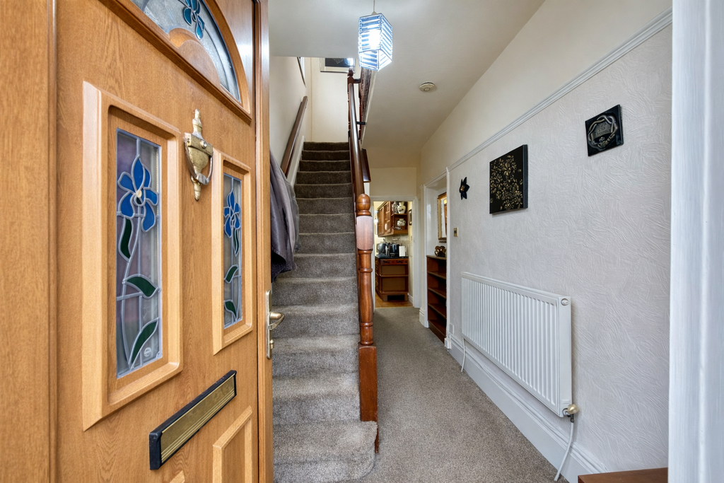 Property photo 2 of 25