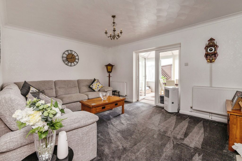 Property photo 3 of 18 Photo