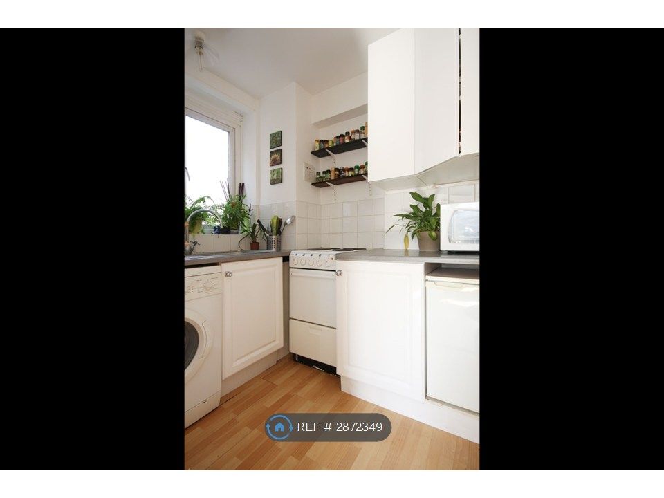 Property photo 2 of 5 Kitchen