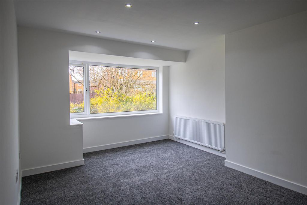 Property photo 2 of 8 Reception