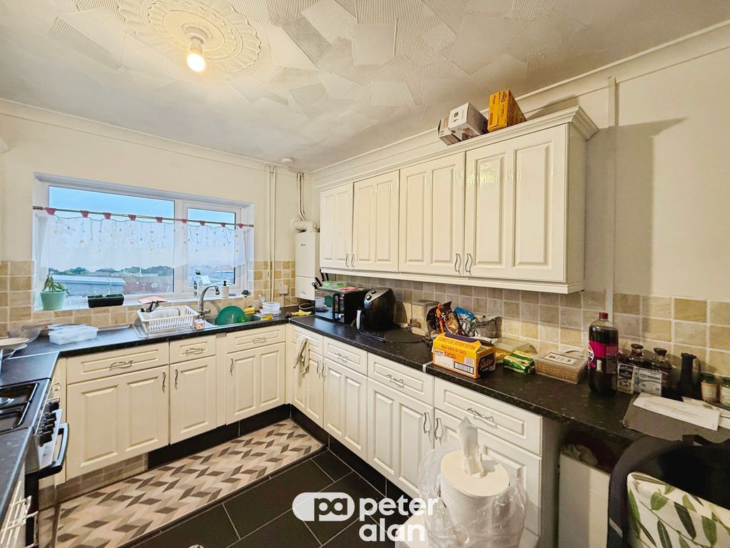 Property photo 2 of 10 Front