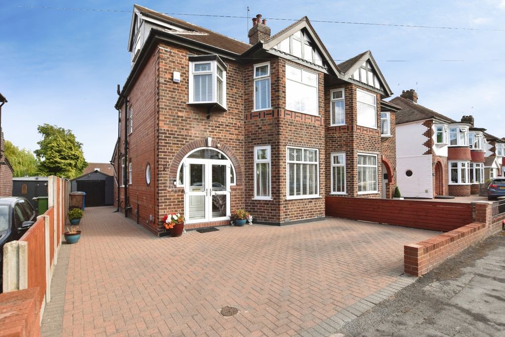 Property photo 2 of 14 External