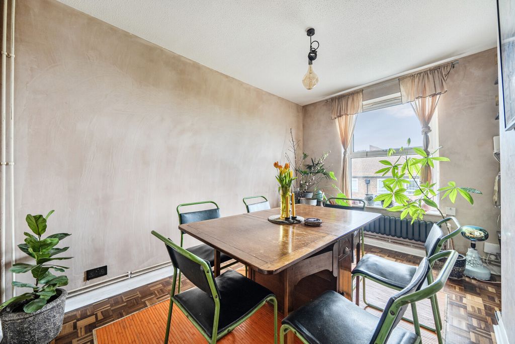 Property photo 3 of 12 1422853-11-69B2c5...