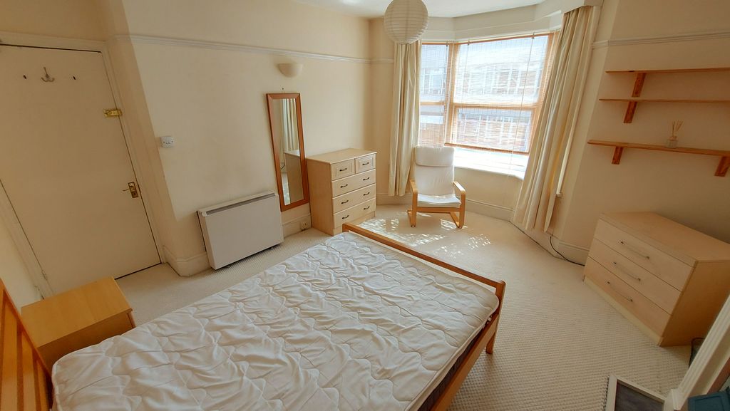 Property photo 3 of 5 Bedroom