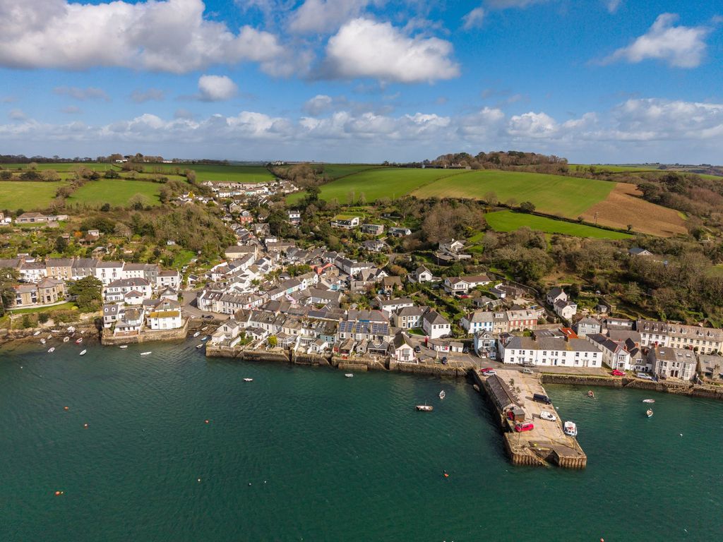 Property photo 2 of 34