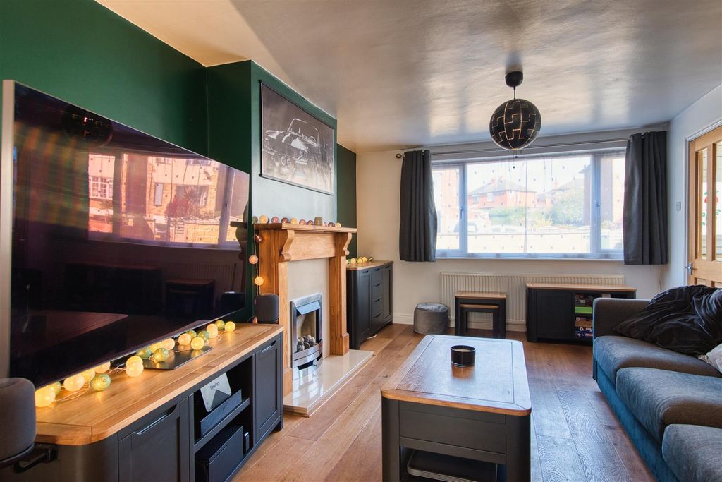 Property photo 3 of 16 Show-Home (15).Jpg