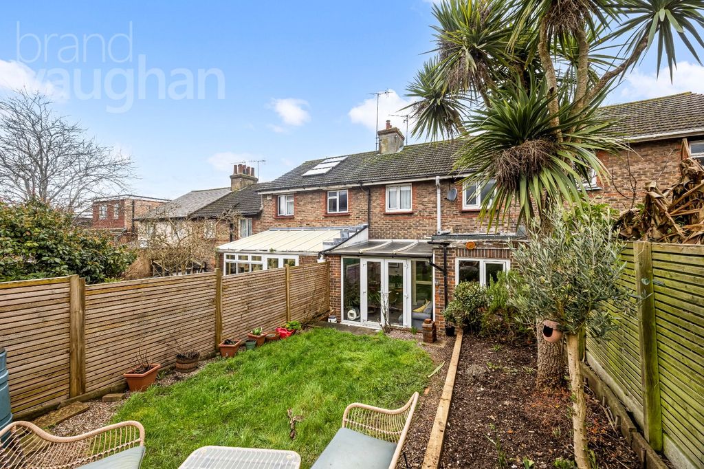 Property photo 2 of 23 Picture No. 21