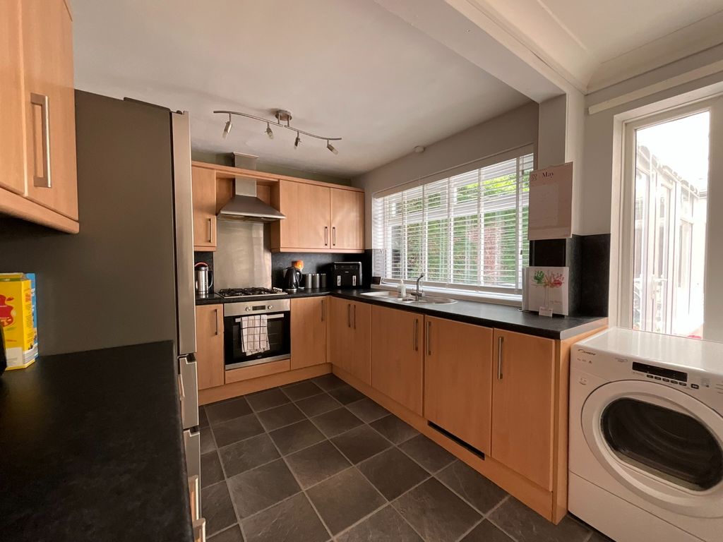 Property photo 3 of 17 4235213