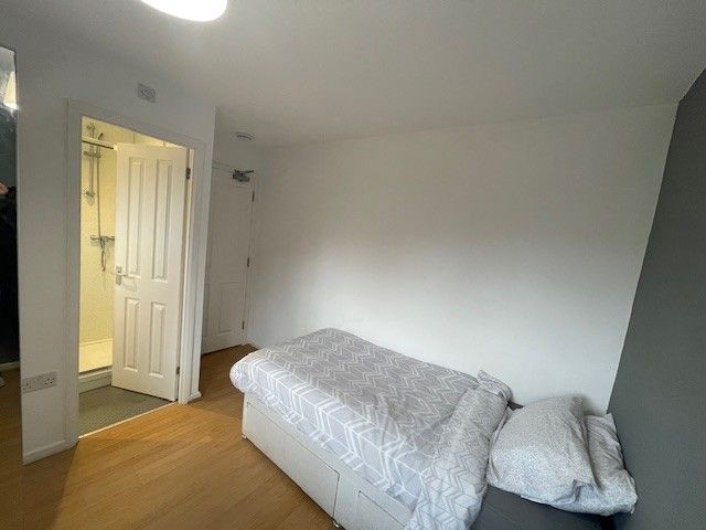 Property photo 3 of 3 Bedroom