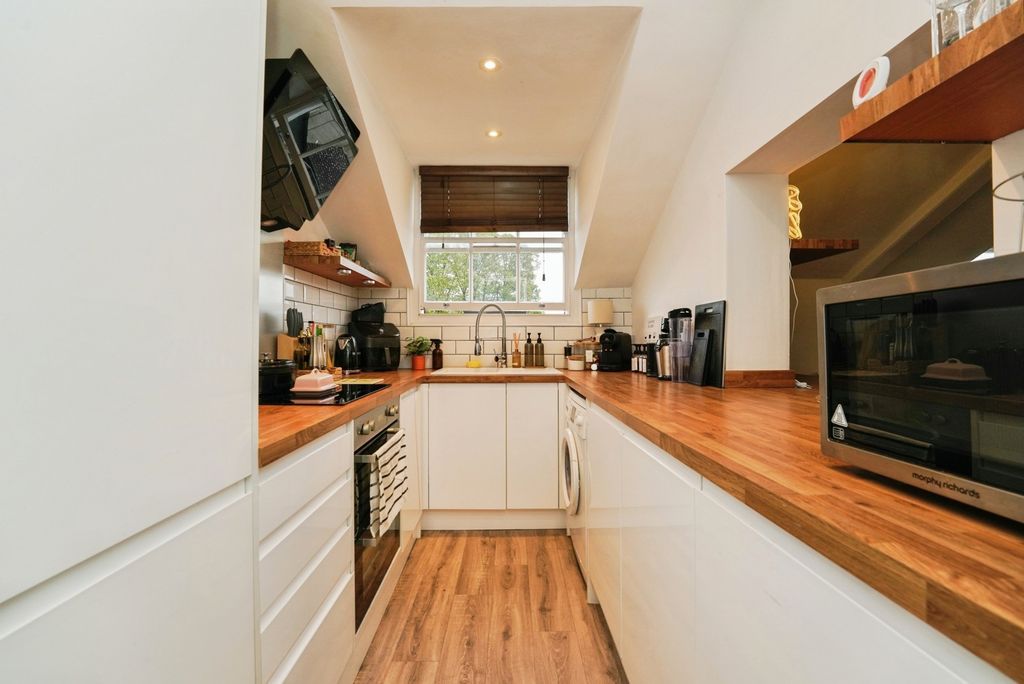 Property photo 3 of 12 Photo