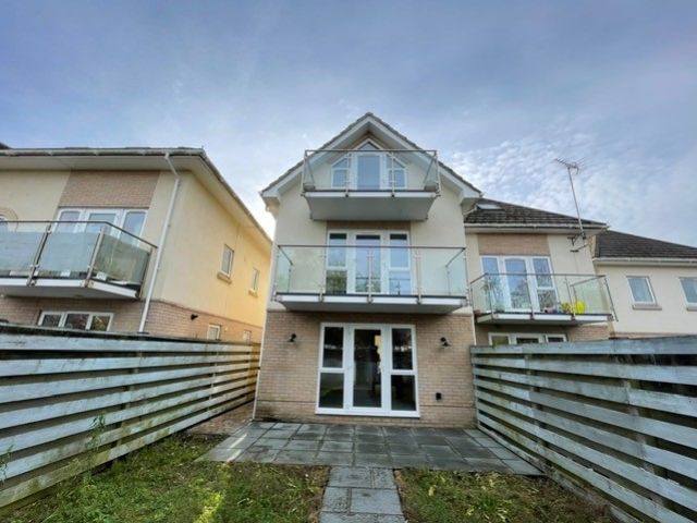 Property photo 2 of 6 Front 1