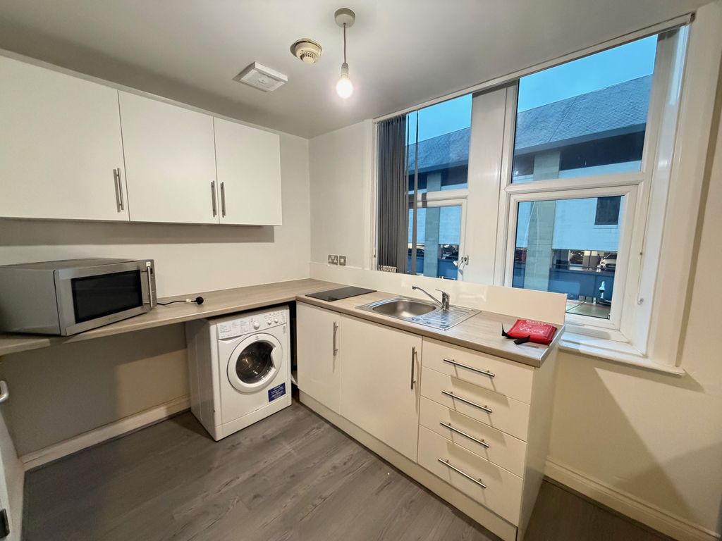 Property photo 1 of 6 Bedroom 1