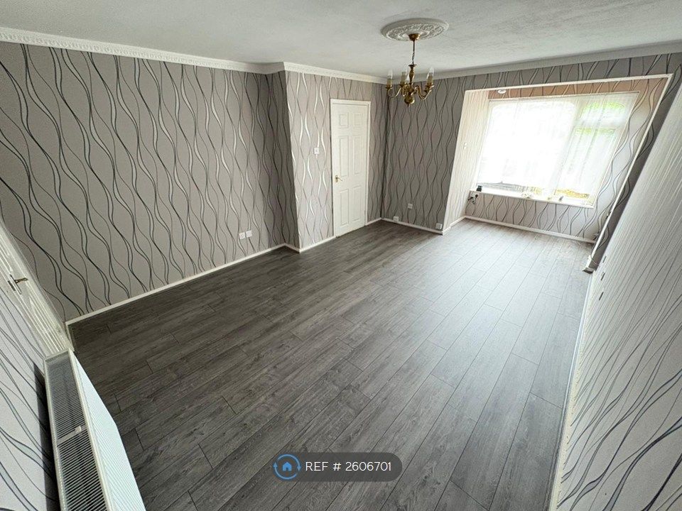 Property photo 2 of 10 Living Room