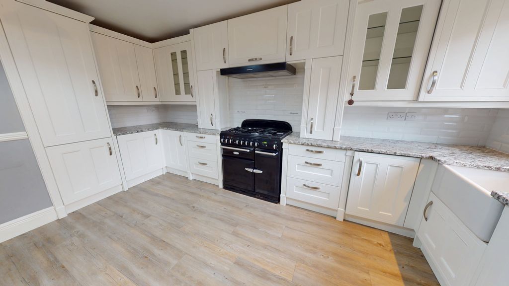 Property photo 2 of 22 11062025_142518