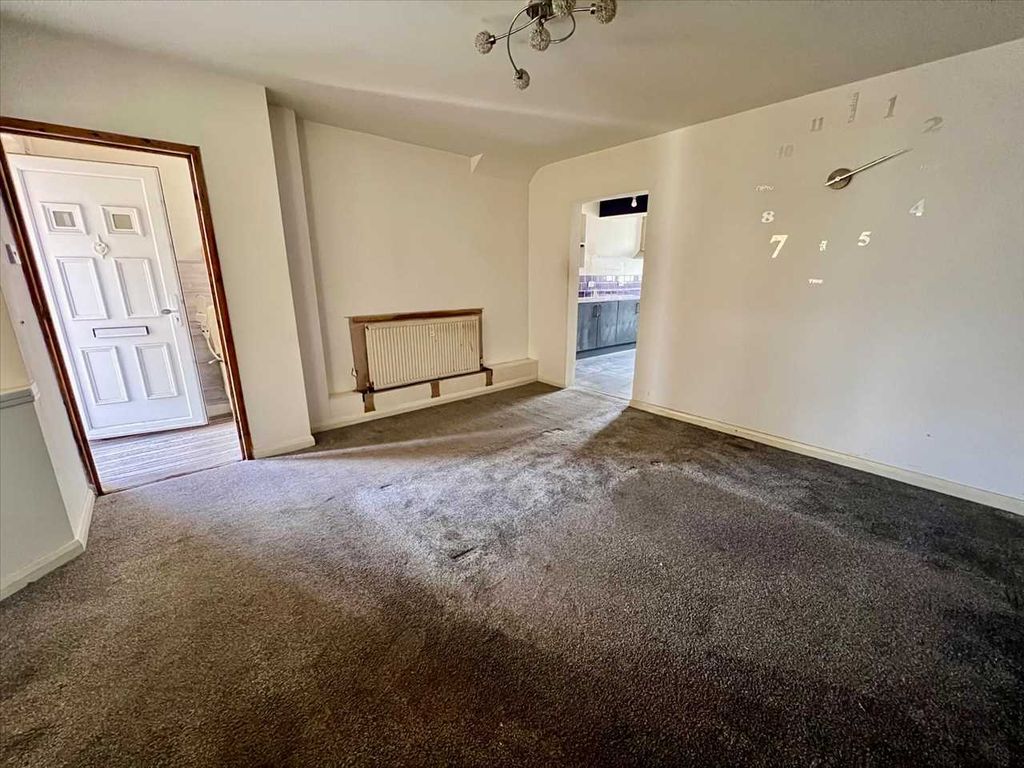 Property photo 2 of 10 Lounge