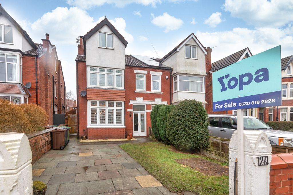 Property photo 1 of 25 26 Clive Road-27