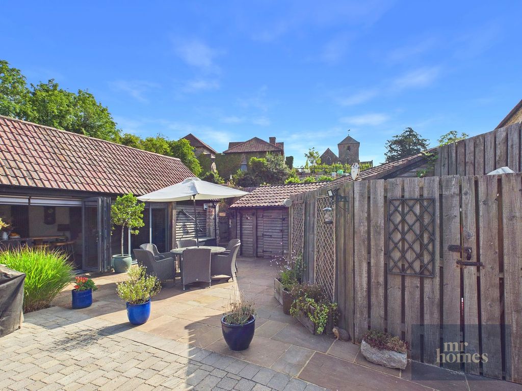 Property photo 1 of 44