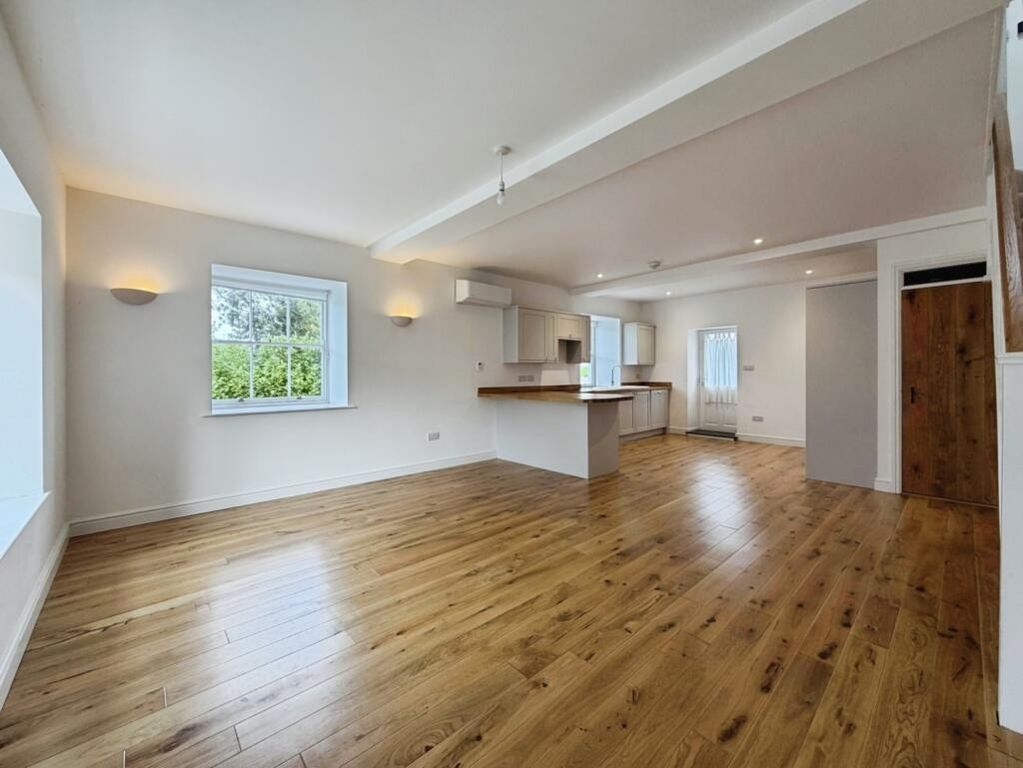 Property photo 3 of 20 4855702