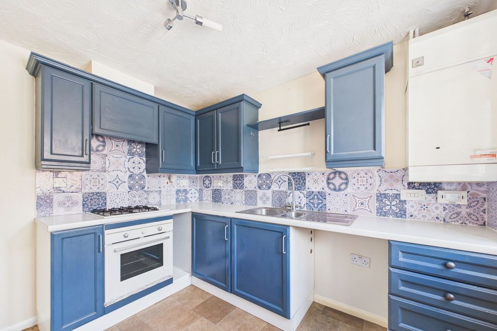Property photo 3 of 18