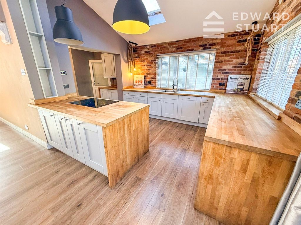 Property photo 3 of 19 Picture No. 08